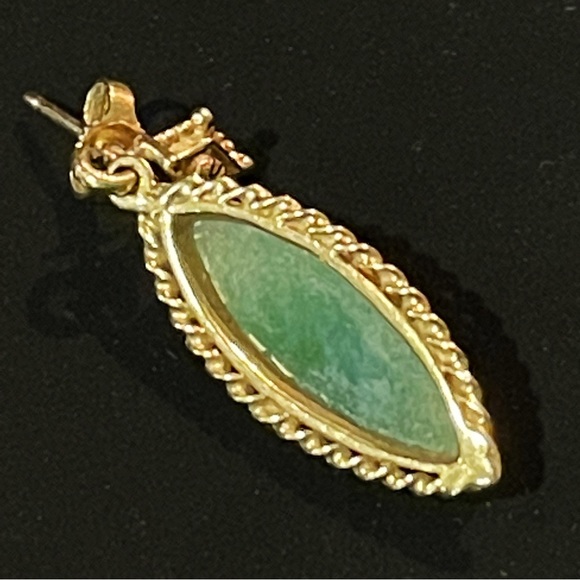 ✨Elegant 14k Solid Gold Vintage Jadeite Earrings - Picture 3 of 4